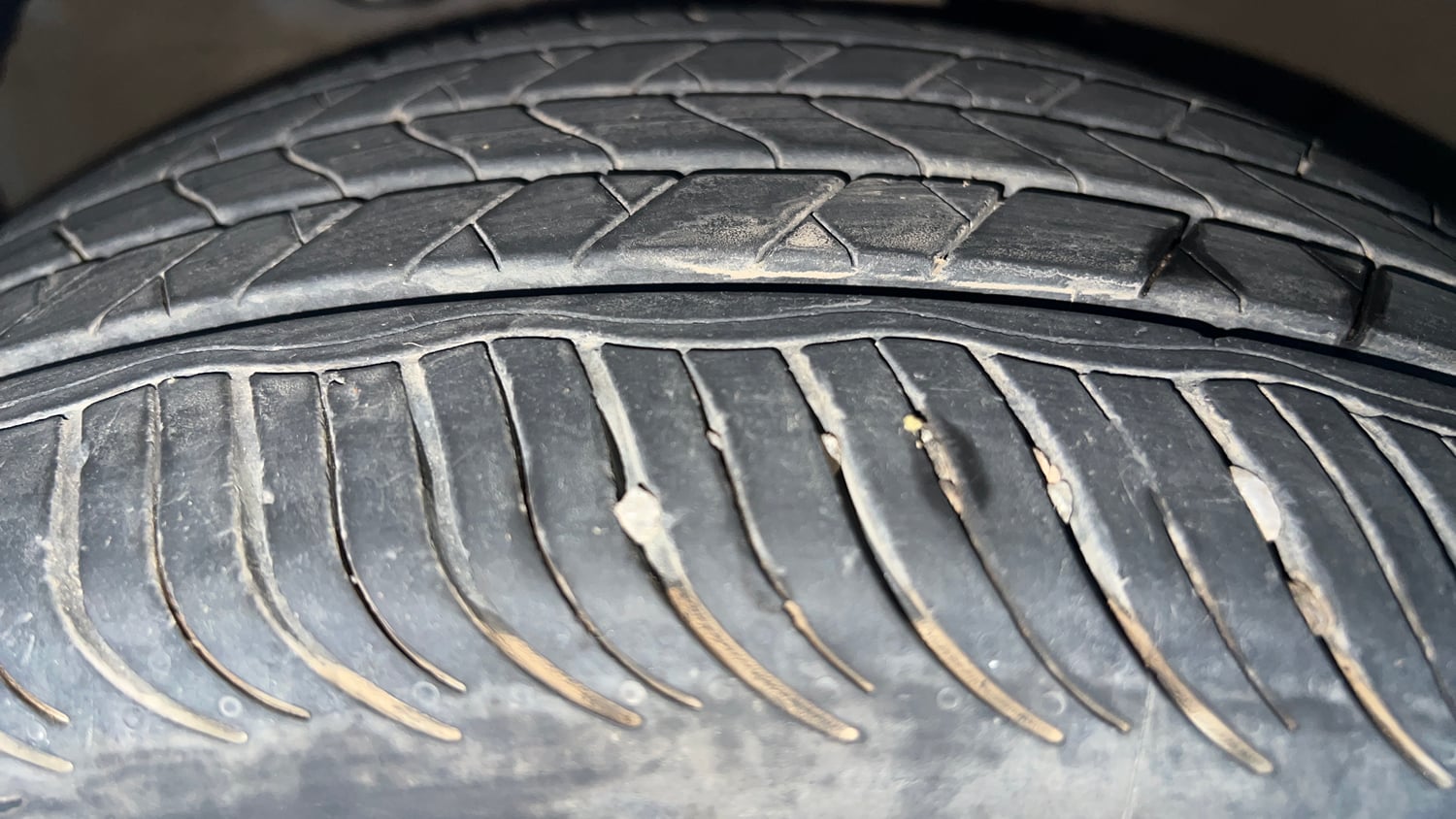 Used 2016 Hyundai Verna 1.6 VTVT SX AT Petrol Automatic tyres LEFT FRONT TYRE TREAD VIEW