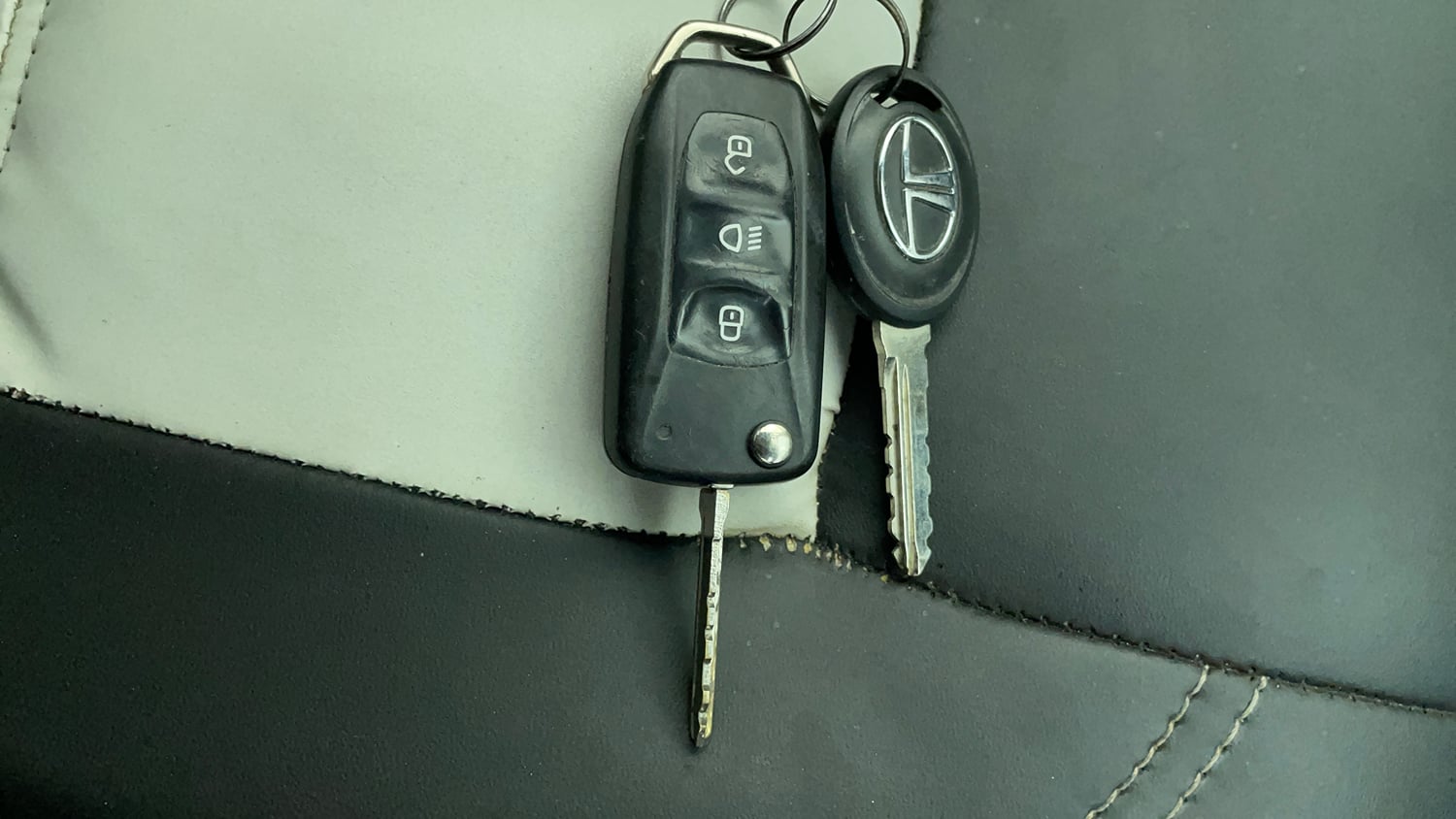 Used 2019 Tata Tigor Revotron XZA Petrol Automatic extra CAR KEY VIEW