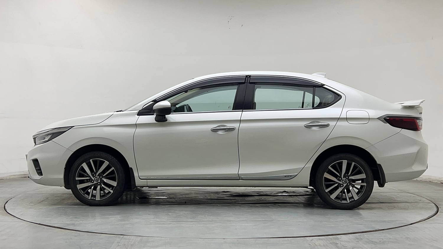 Used 2022 Honda City ZX CVT Petrol Petrol Automatic exterior LEFT SIDE VIEW