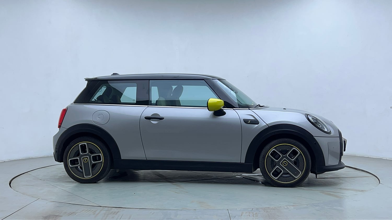 Used 2023 Mini Cooper SE 3-Door Electric Automatic exterior RIGHT SIDE VIEW