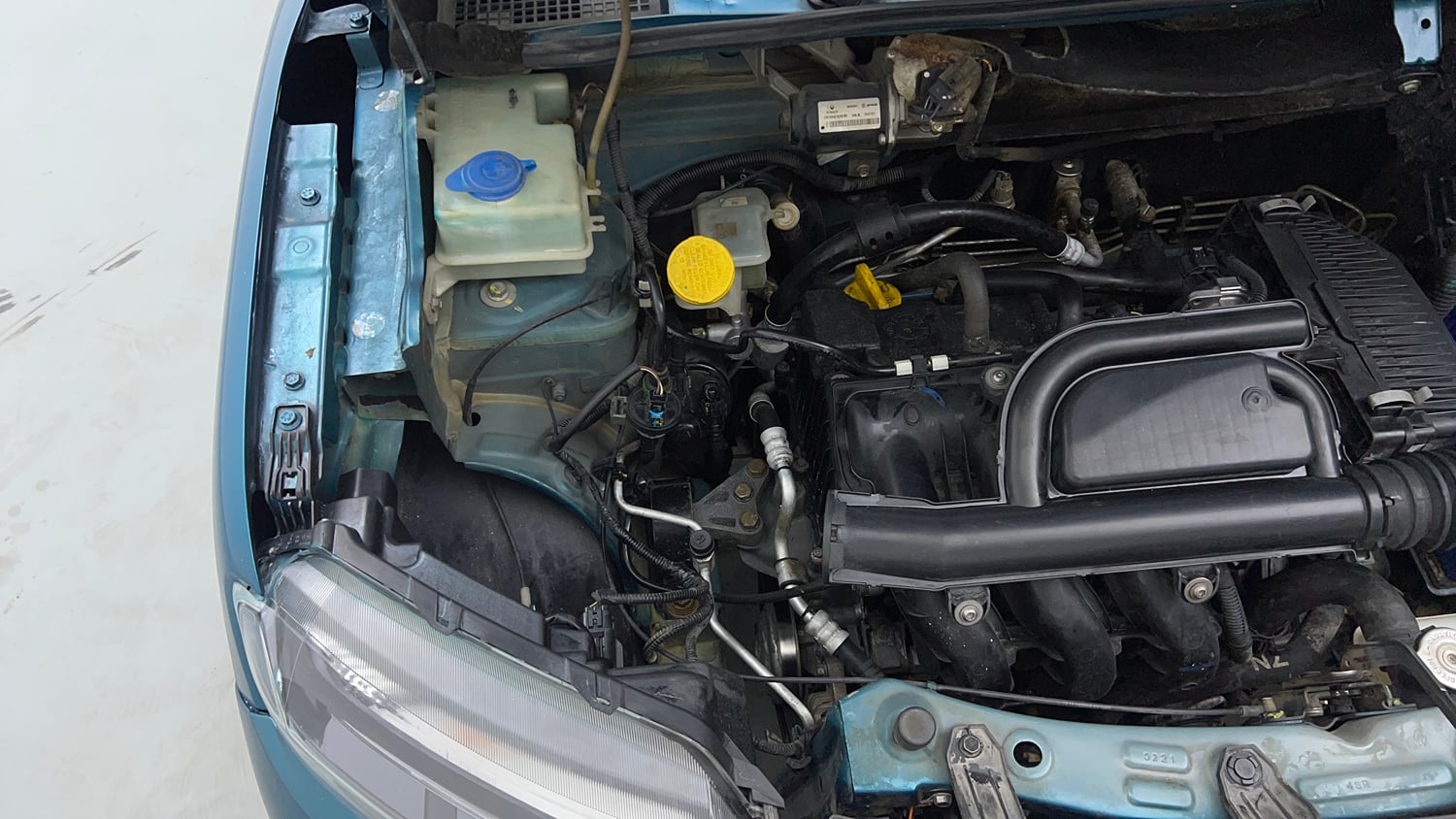 Used 2021 Renault Kwid RXT 1.0 AMT Opt Petrol Automatic engine ENGINE RIGHT SIDE VIEW