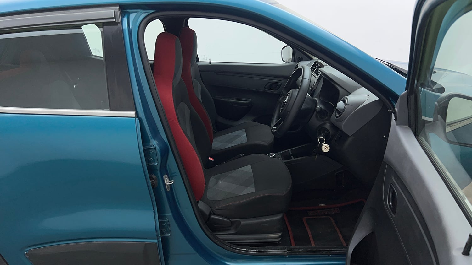 Used 2021 Renault Kwid RXT 1.0 AMT Opt Petrol Automatic interior RIGHT SIDE FRONT DOOR CABIN VIEW