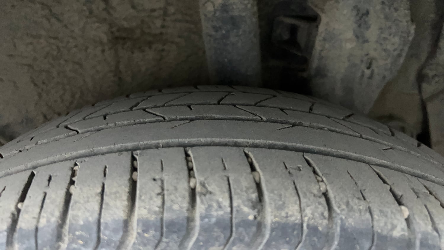 Used 2022 Hyundai i20 N Line N8 1.0 Turbo DCT Petrol Automatic tyres LEFT REAR TYRE TREAD VIEW