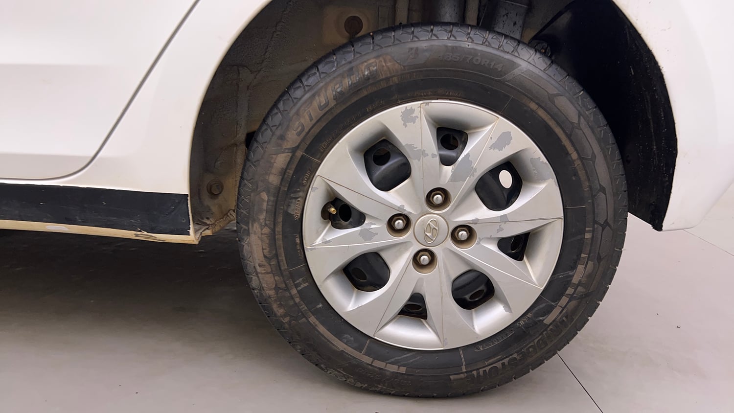 Used 2019 Hyundai Elite i20 Magna Plus 1.2 Petrol Manual tyres LEFT REAR TYRE RIM VIEW