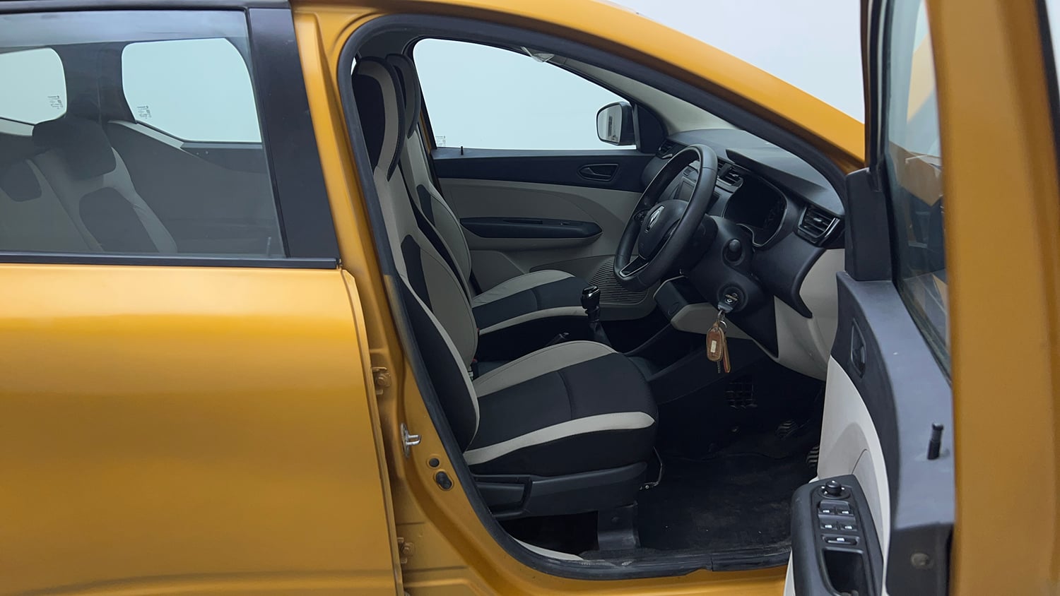 Used 2022 Renault Triber RXT Petrol Manual interior RIGHT SIDE FRONT DOOR CABIN VIEW
