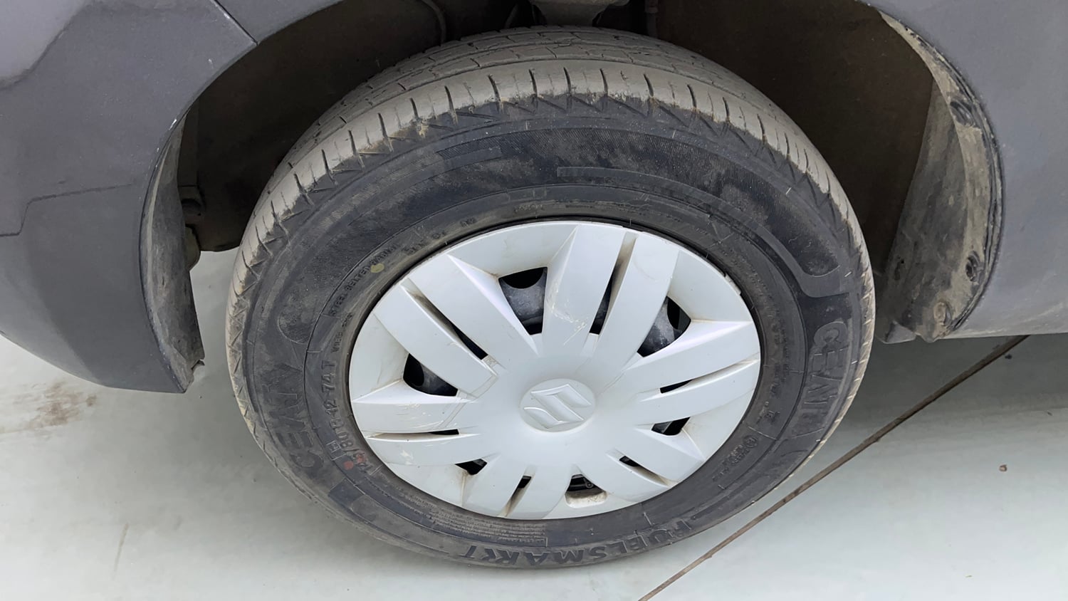 Used 2020 Maruti Suzuki Alto 800 LXi Petrol Manual tyres LEFT FRONT TYRE RIM VIEW