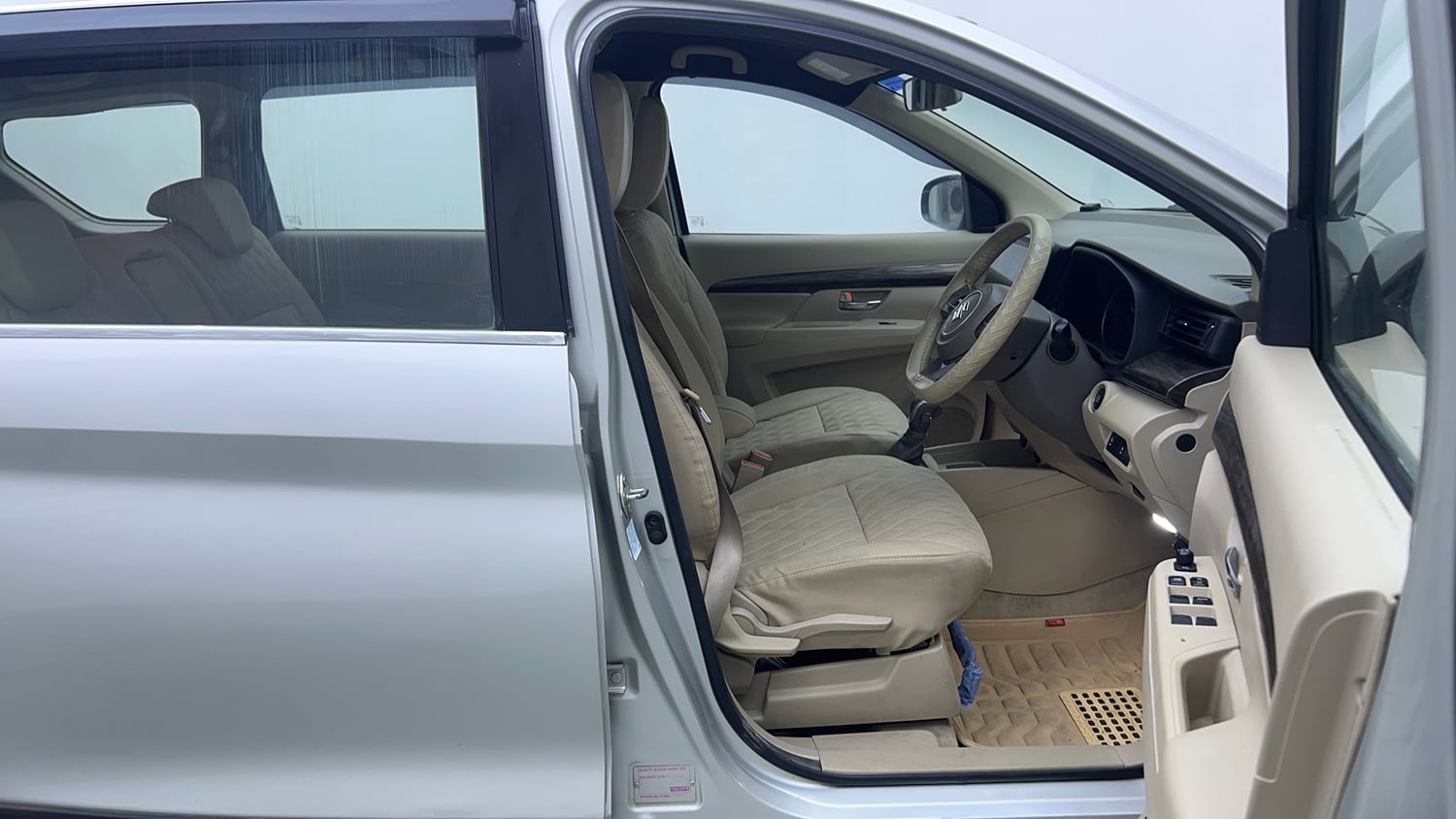 Used 2021 Maruti Suzuki New Ertiga ZXi AT Petrol Automatic interior RIGHT SIDE FRONT DOOR CABIN VIEW