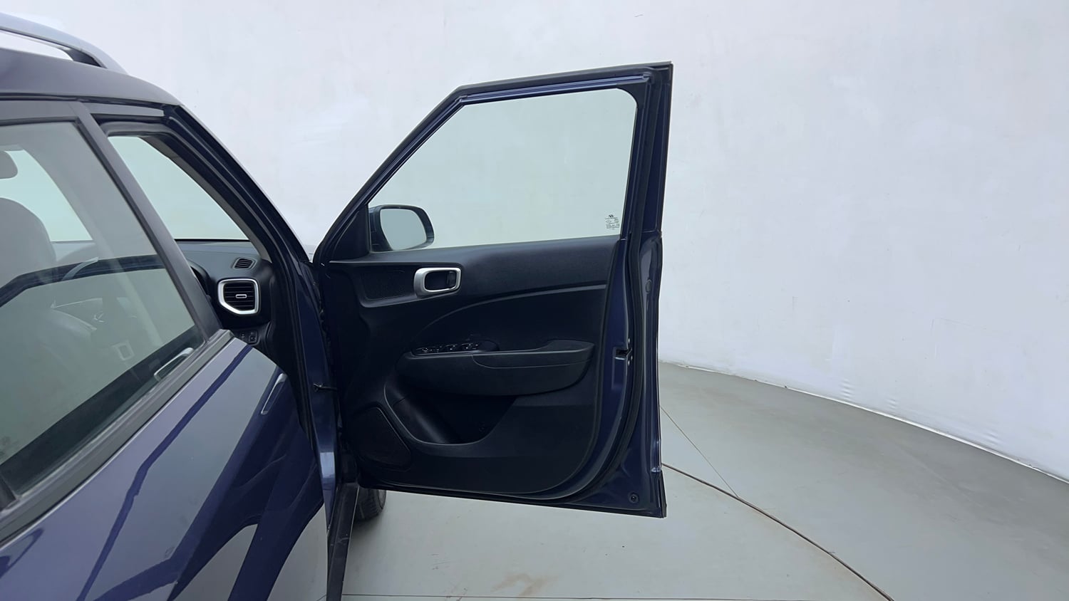 Used 2019 Hyundai Venue SX Plus 1.0 Turbo DCT Petrol Automatic interior RIGHT FRONT DOOR OPEN VIEW