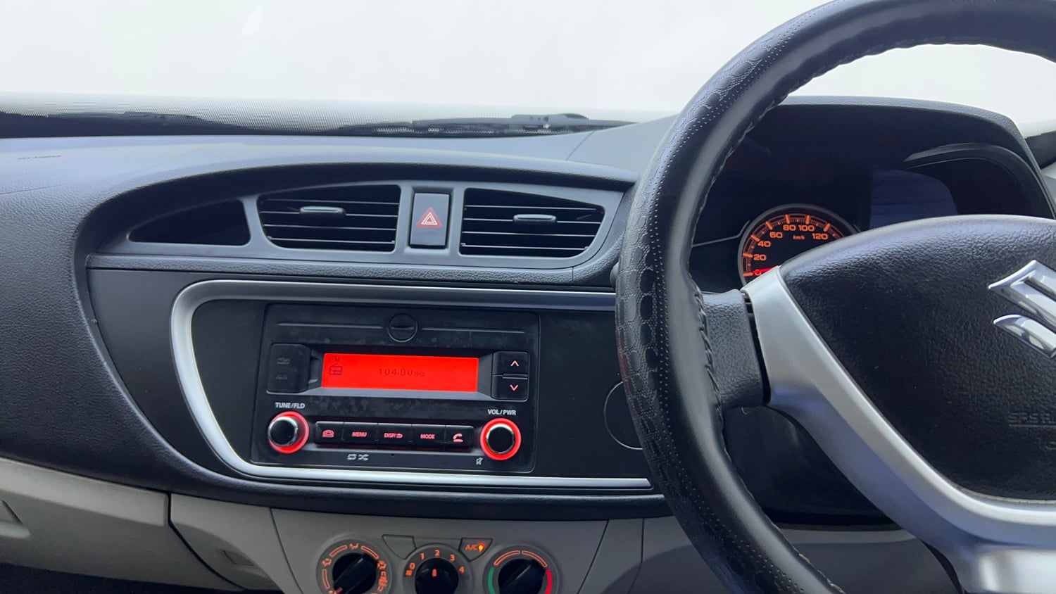 Used 2023 Maruti Suzuki Alto 800 VXi Petrol Manual interior MUSIC SYSTEM & AC CONTROL VIEW
