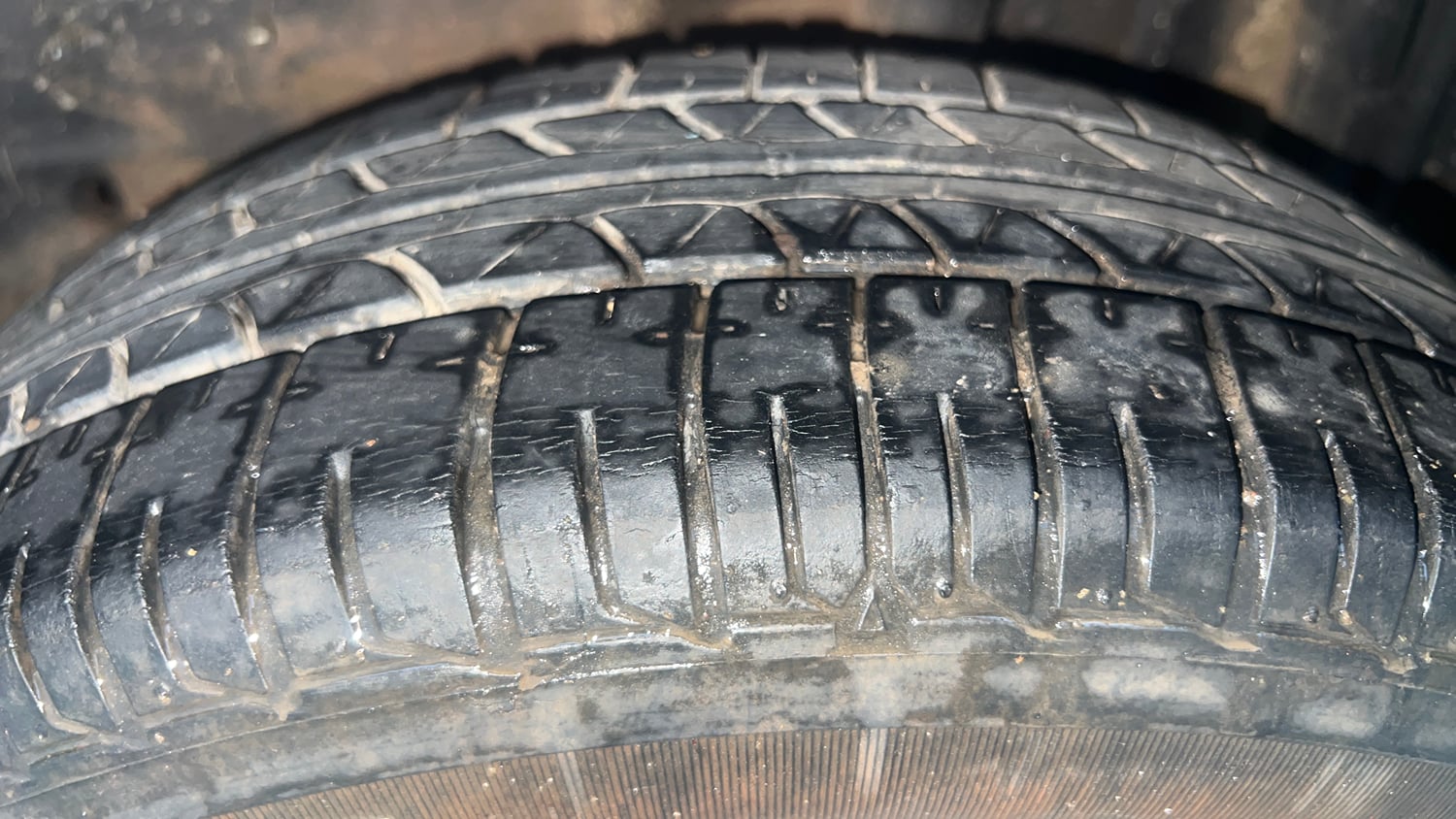 Used 2019 Tata Tiago Revotron XTA Petrol Automatic tyres LEFT REAR TYRE TREAD VIEW