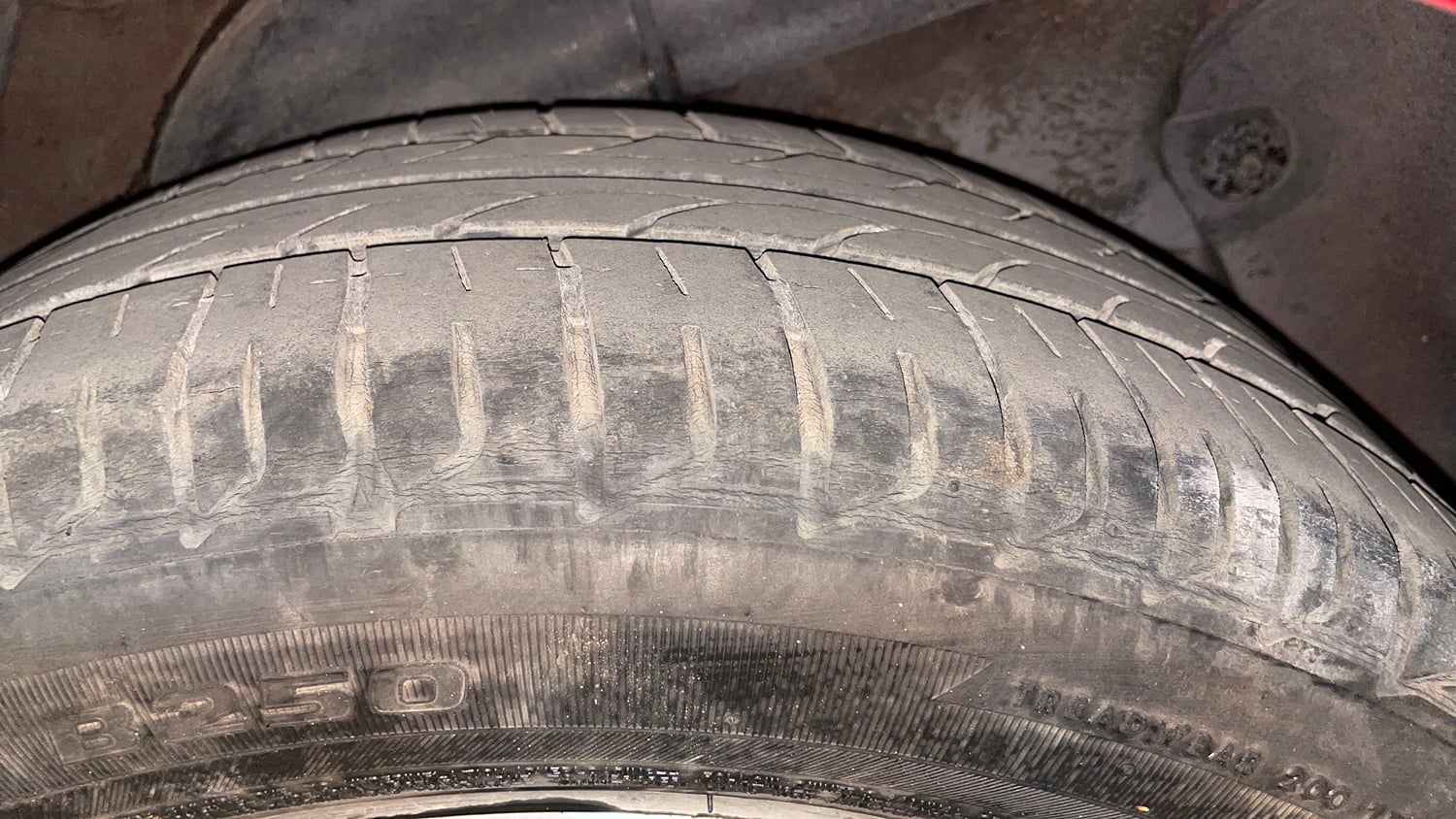 Used 2016 Hyundai Verna 1.6 VTVT SX Petrol Manual tyres LEFT REAR TYRE TREAD VIEW