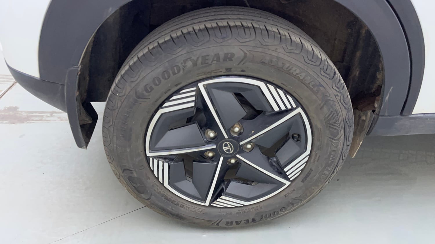 Used 2024 Tata Nexon Creative Plus 1.2 Revotron Petrol 6MT Petrol Manual tyres RIGHT REAR TYRE RIM VIEW