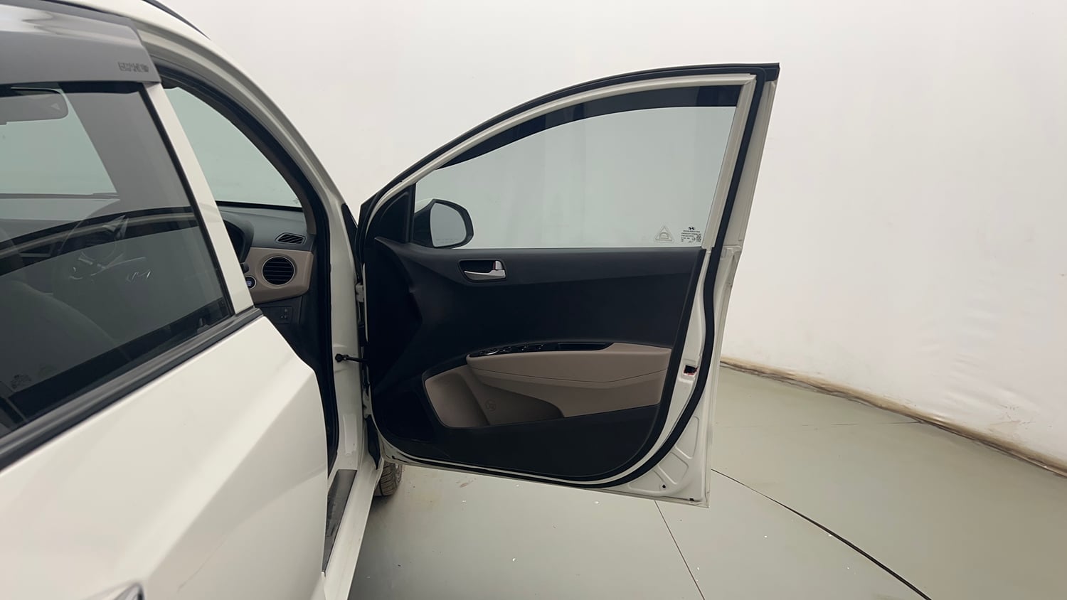 Used 2014 Hyundai Grand i10 Asta 1.2 Kappa VTVT (O) Petrol Manual interior RIGHT FRONT DOOR OPEN VIEW