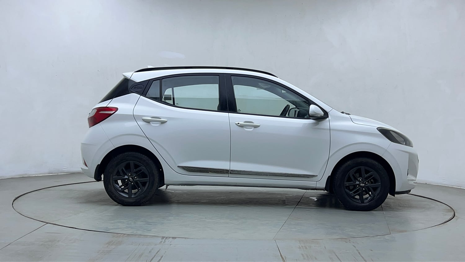 Used 2022 Hyundai Grand i10 Nios Sportz 1.2 Kappa VTVT CNG Cng Manual exterior RIGHT SIDE VIEW