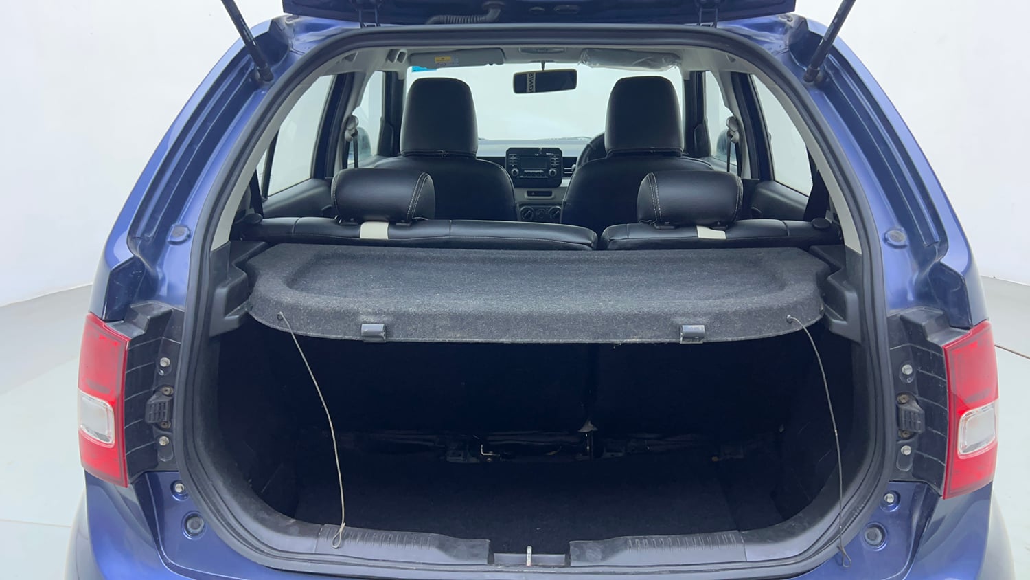 Used 2018 Maruti Suzuki Ignis Delta 1.2 AMT Petrol Automatic interior DICKY INSIDE VIEW