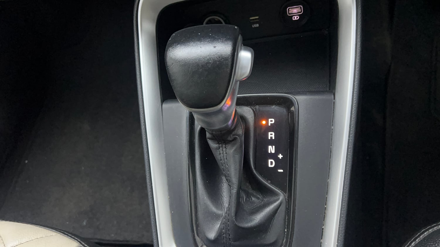 Used 2022 Kia Sonet HTX 1.5 AT Diesel Automatic interior GEAR  KNOB VIEW