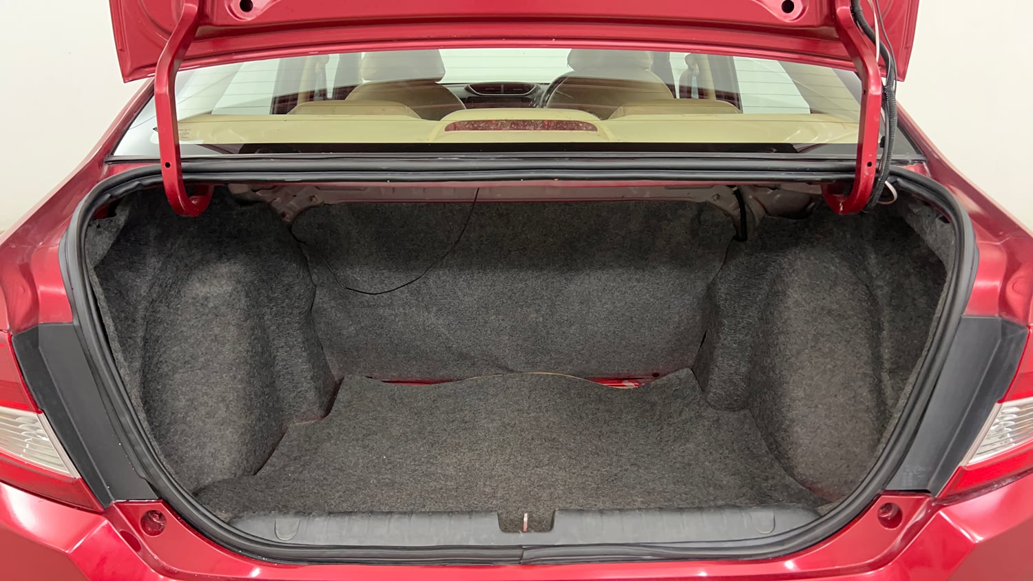 Used 2018 Honda Amaze 1.2 V MT Petrol Petrol Manual interior DICKY INSIDE VIEW