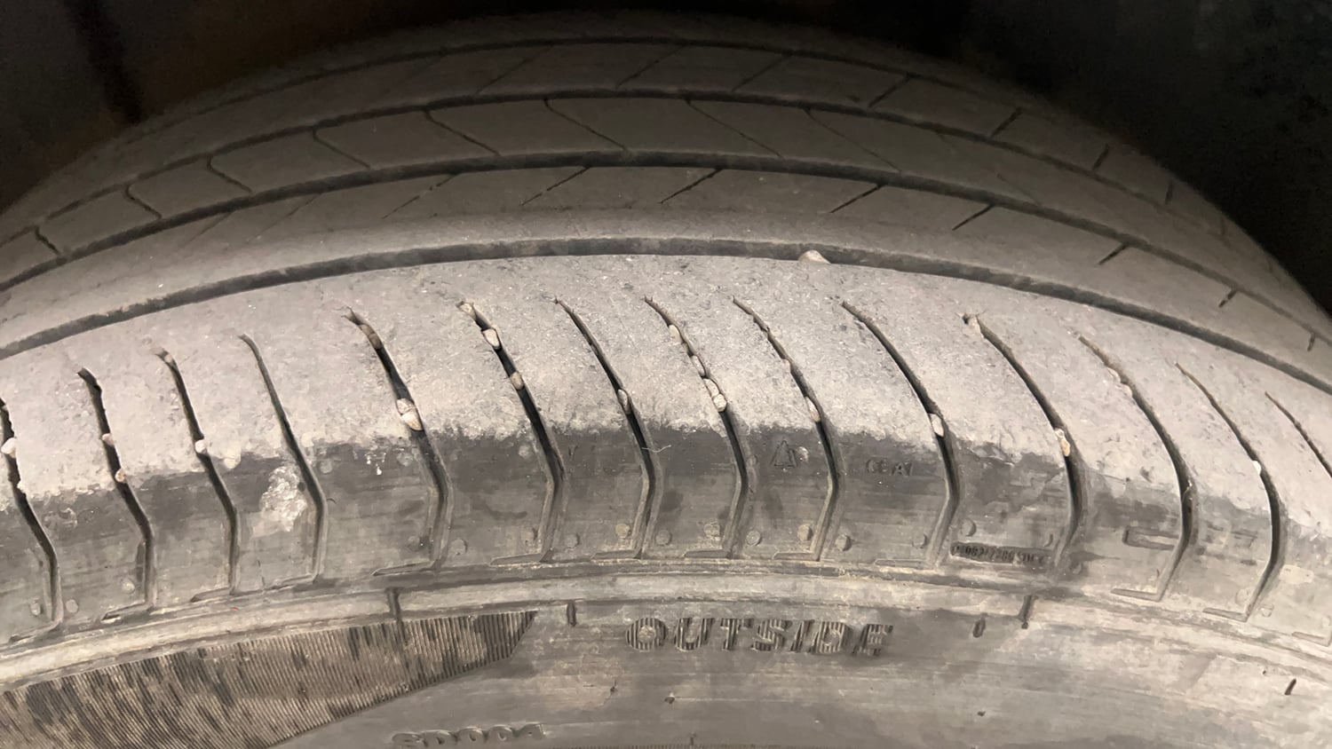 Used 2023 Skoda Slavia Ambition 1.5L TSI MT Petrol Manual tyres LEFT REAR TYRE TREAD VIEW