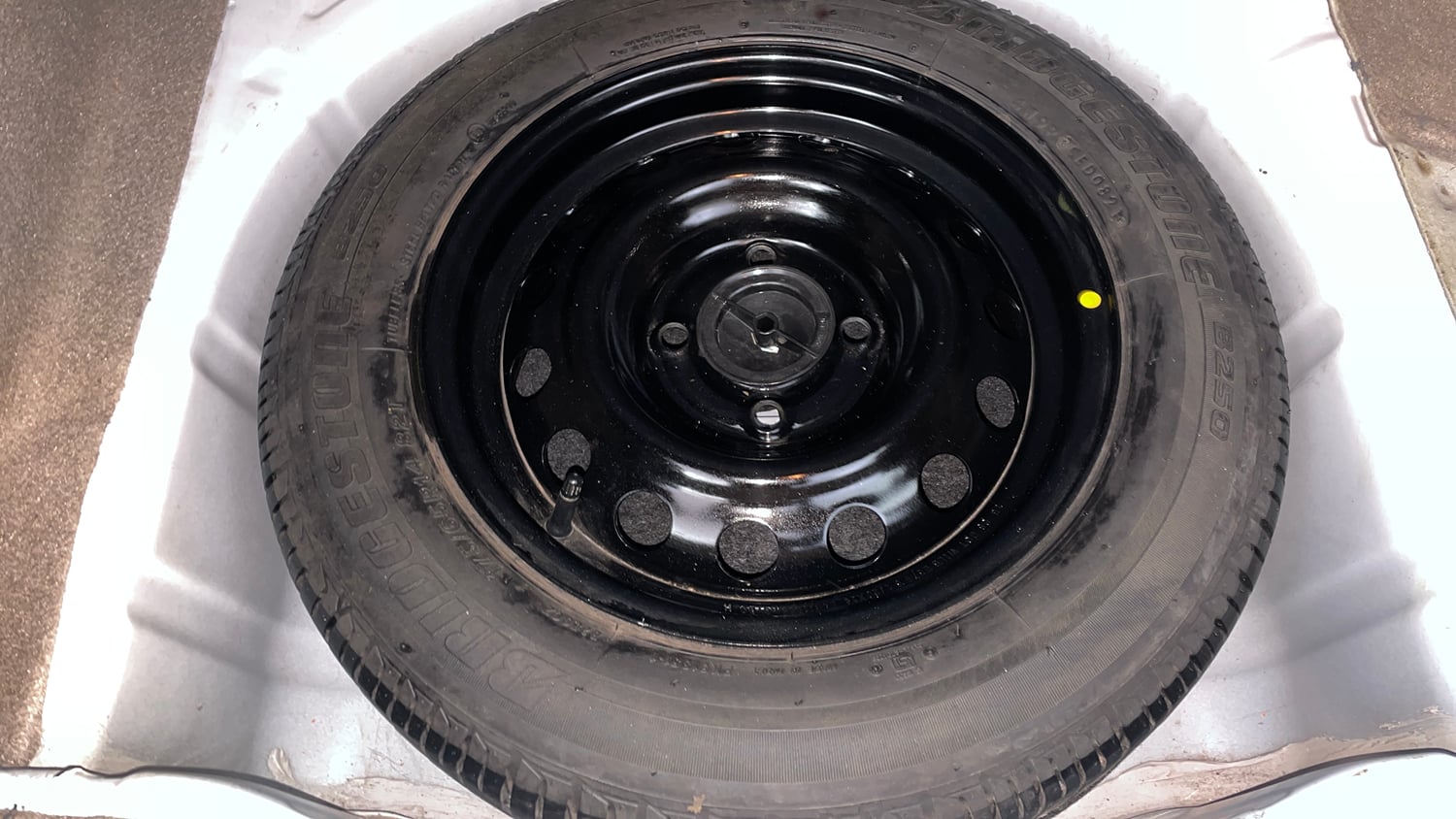 Used 2016 Ford Figo Aspire Titanium 1.2 Ti-VCT Petrol Manual tyres SPARE TYRE VIEW