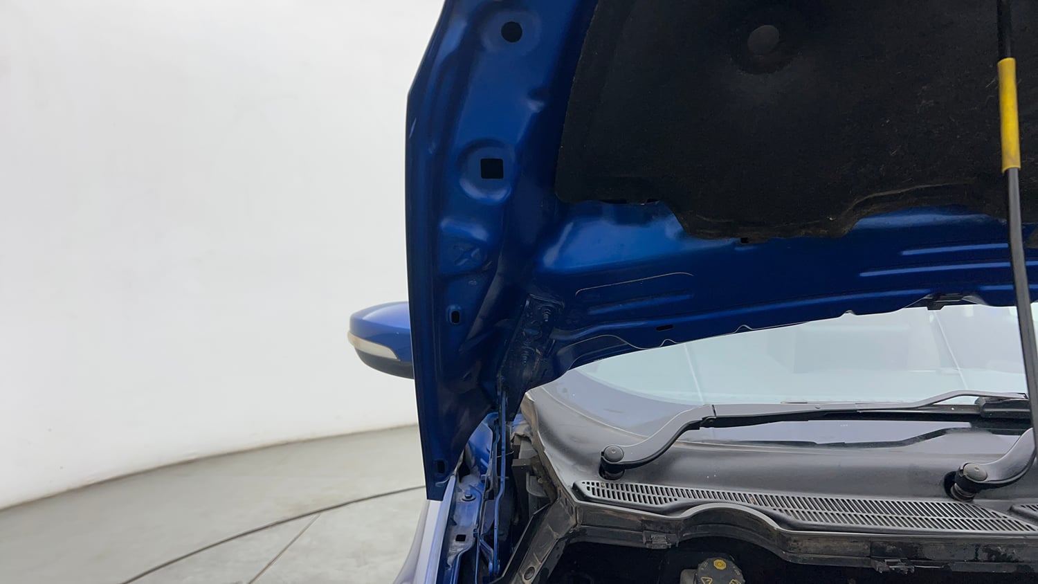Used 2021 Ford EcoSport Titanium Plus 1.5L Ti-VCT AT Petrol Automatic engine ENGINE RIGHT SIDE HINGE & APRON VIEW