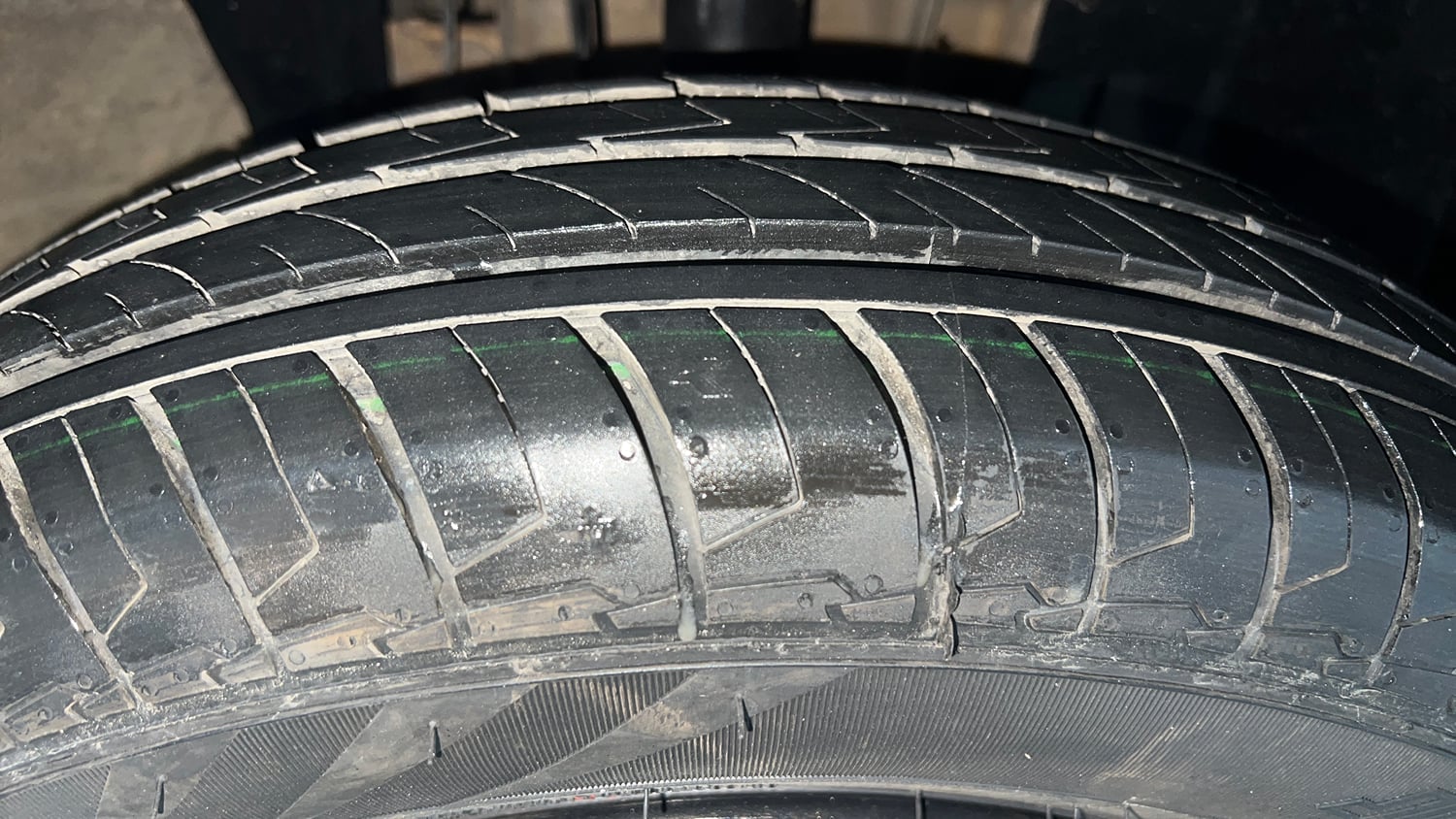 Used 2022 Renault Triber RXT Petrol Manual tyres RIGHT FRONT TYRE TREAD VIEW