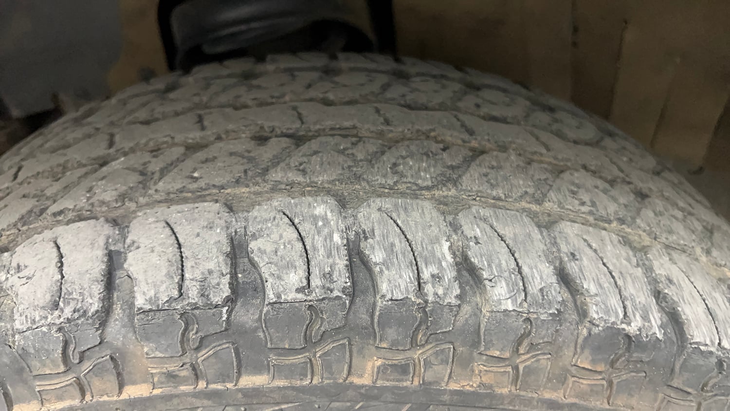 Used 2022 mahindra Thar LX Hard Top Petrol MT 4WD Petrol Manual tyres LEFT FRONT TYRE TREAD VIEW