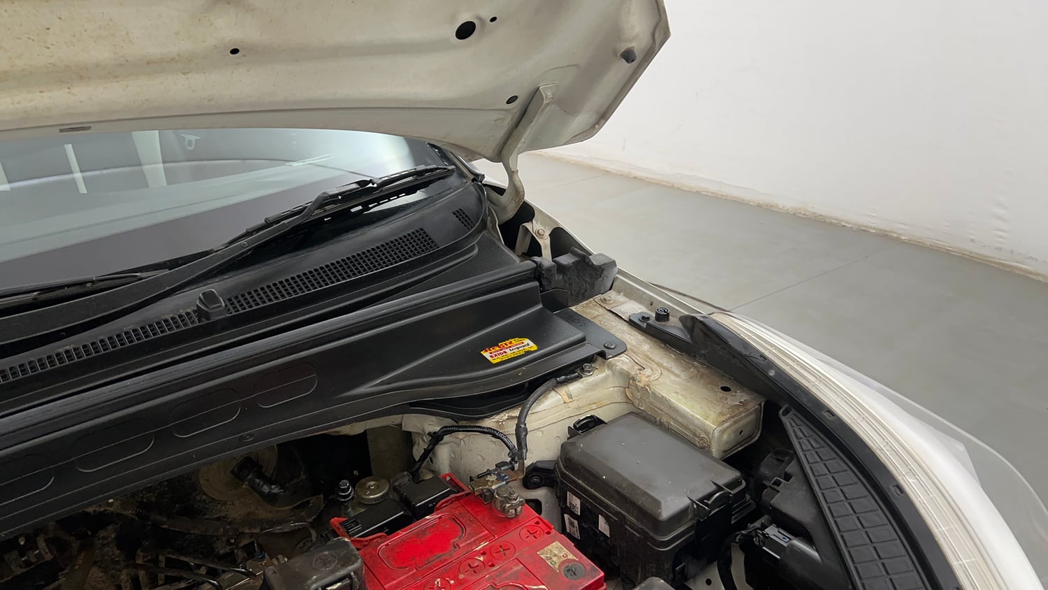 Used 2018 Hyundai Creta S 1.4 CRDi Diesel Manual engine ENGINE LEFT SIDE HINGE & APRON VIEW