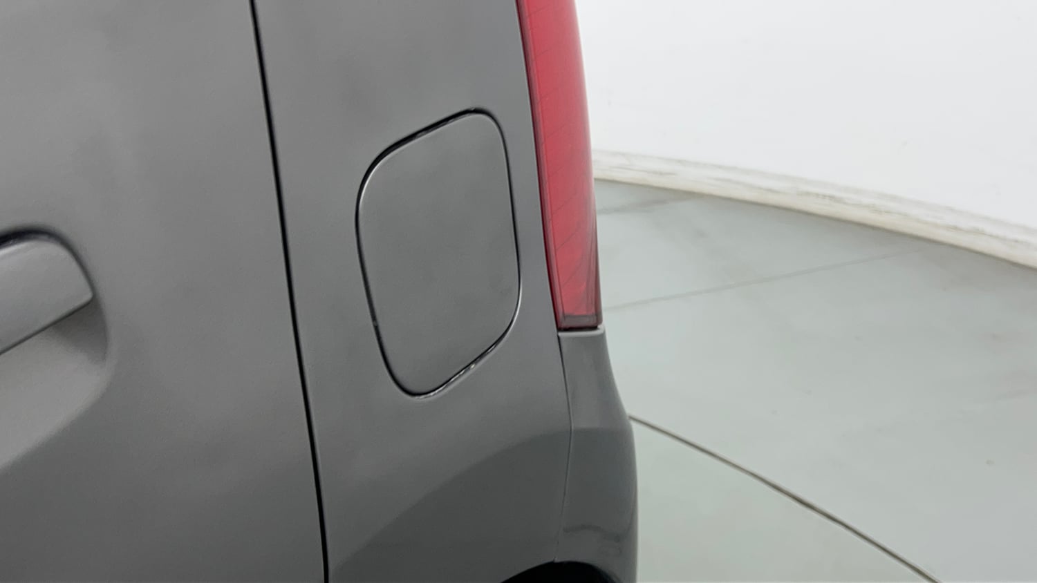 Used 2016 Maruti Suzuki Wagon R 1.0 VXI AMT Petrol Automatic dents MINOR SCRATCH