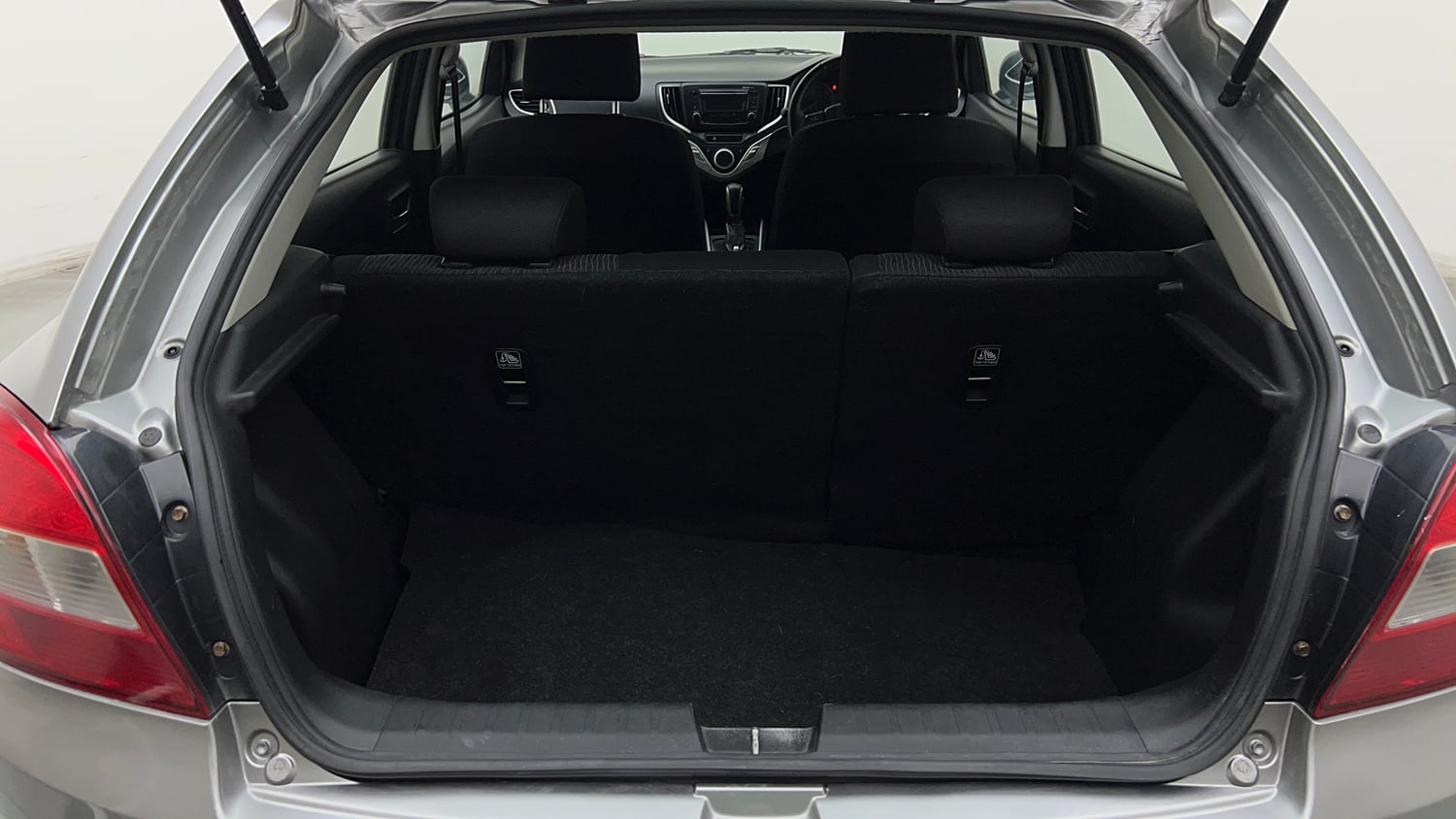 Used 2018 Maruti Suzuki Baleno Delta 1.2 AT Petrol Automatic interior DICKY INSIDE VIEW