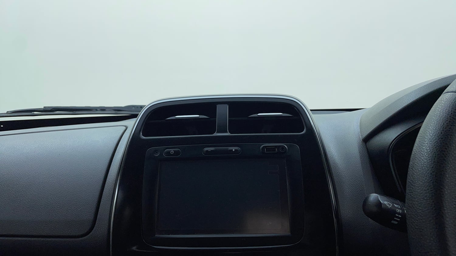 Used 2015 Renault Kwid RXT Petrol Manual top_features Touch screen infotainment system