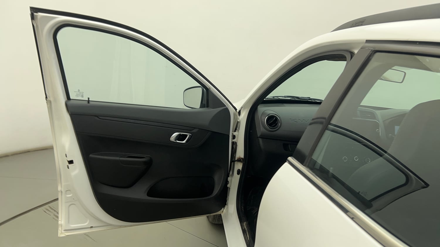 Used 2020 Renault Kwid 1.0 RXT AMT Opt Petrol Automatic interior LEFT FRONT DOOR OPEN VIEW