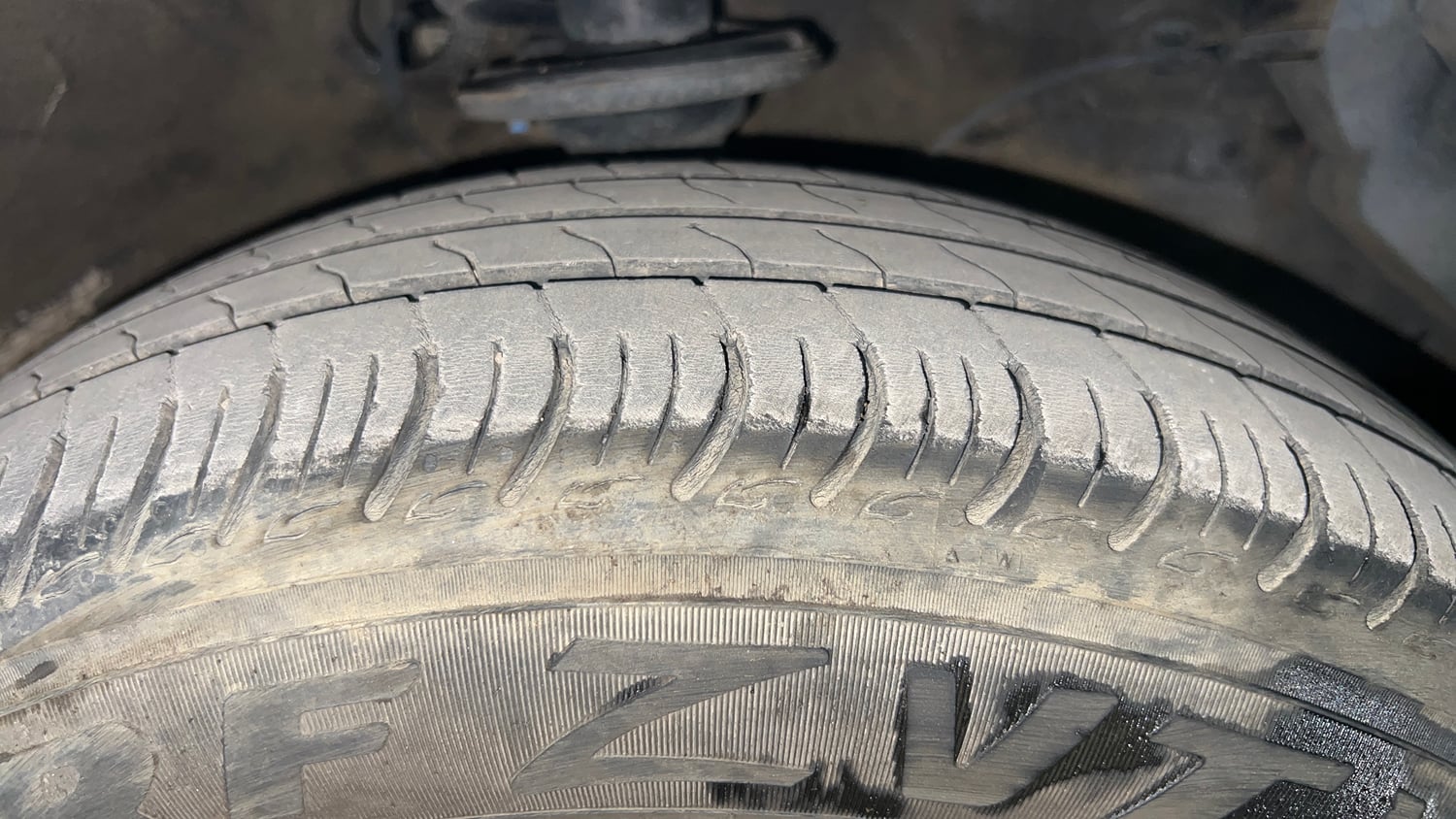 Used 2023 Maruti Suzuki S-Presso VXi Petrol Manual tyres RIGHT FRONT TYRE TREAD VIEW