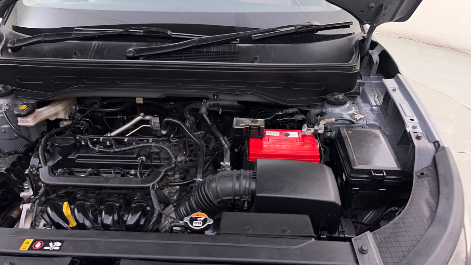 Used 2022 Hyundai Venue SX 1.2 Petrol Petrol Manual engine ENGINE LEFT SIDE HINGE & APRON VIEW