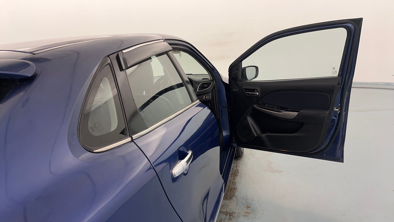 Used 2020 Maruti Suzuki Baleno Zeta Petrol Manual interior RIGHT FRONT DOOR OPEN VIEW