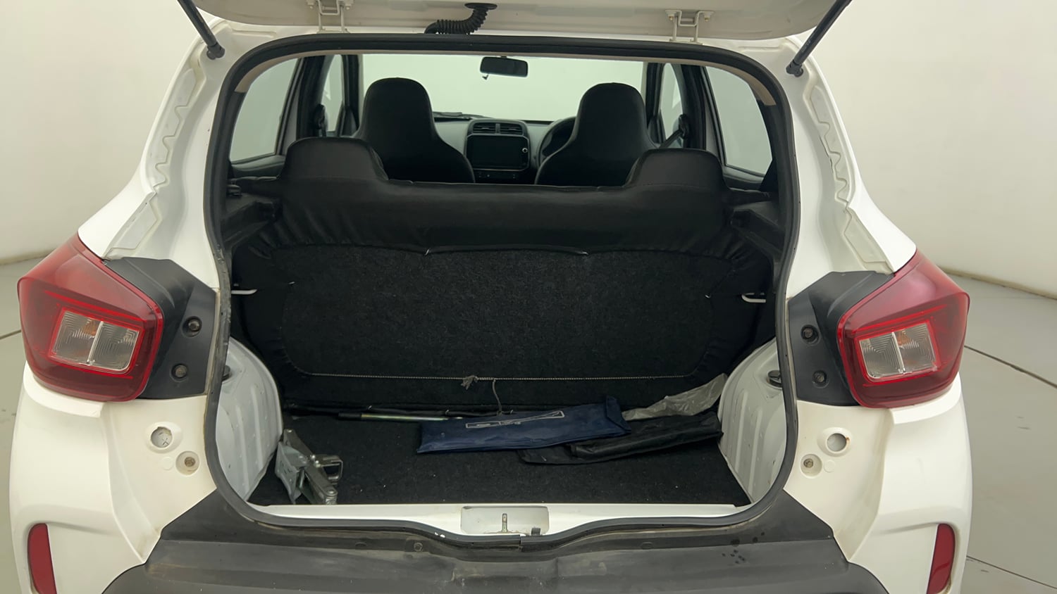 Used 2020 Renault Kwid 1.0 RXT AMT Opt Petrol Automatic interior DICKY INSIDE VIEW