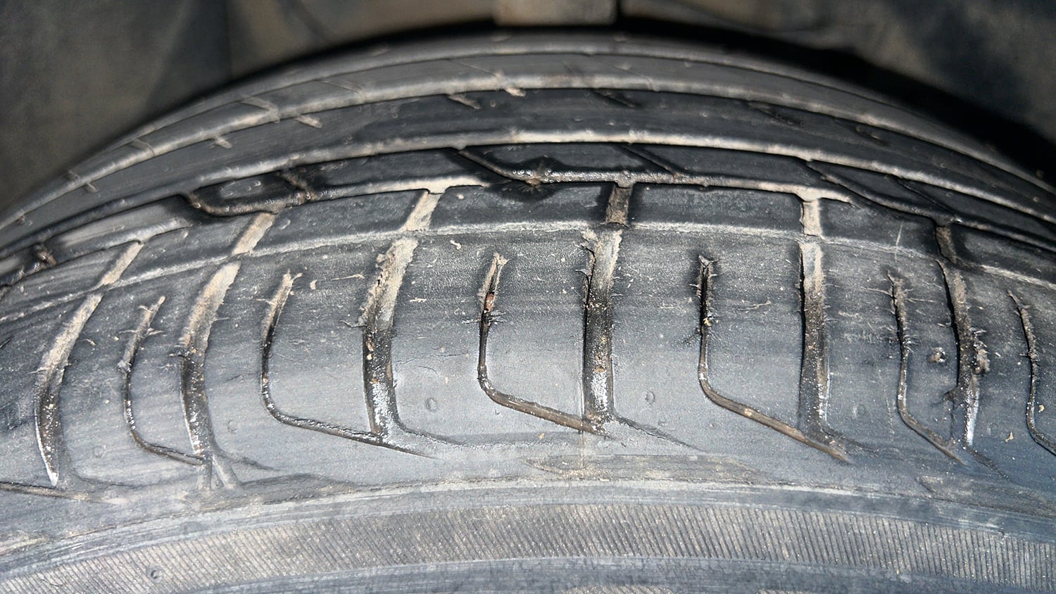 Used 2021 Tata Nexon XZ Plus Petrol Manual tyres RIGHT FRONT TYRE TREAD VIEW