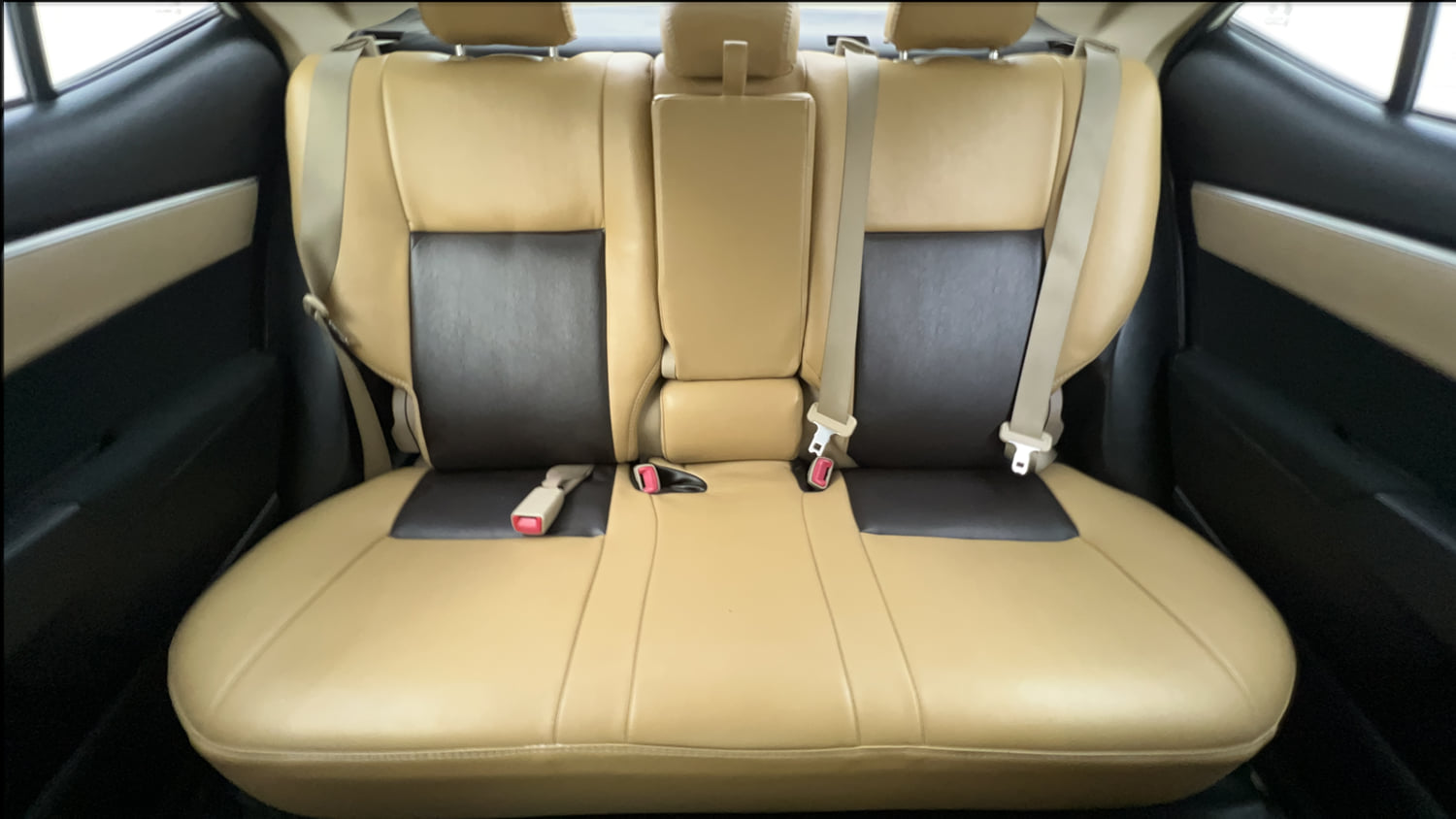 Used 2015 Toyota Corolla Altis G Petrol Petrol Manual interior REAR SEAT CONDITION VIEW