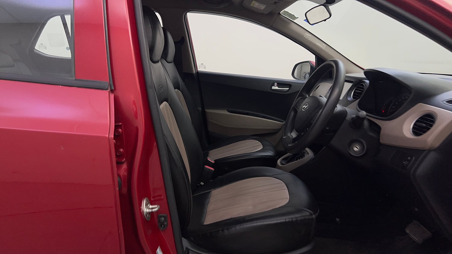 Used 2018 Hyundai Grand i10 Sportz AT 1.2 Kappa VTVT Petrol Automatic interior RIGHT SIDE FRONT DOOR CABIN VIEW