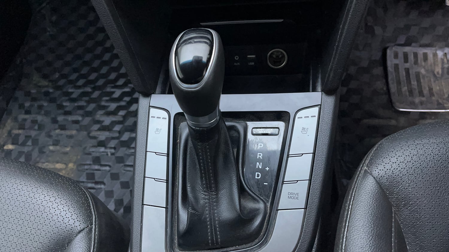 Used 2017 Hyundai Elantra 2.0 SX (O) AT Petrol Automatic interior GEAR  KNOB VIEW