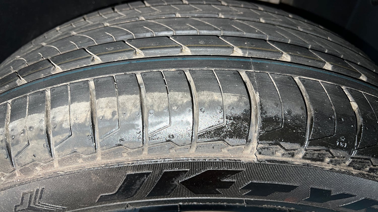 Used 2020 MG Motors Hector Plus Sharp 1.5 DCT Petrol Petrol Automatic tyres LEFT REAR TYRE TREAD VIEW