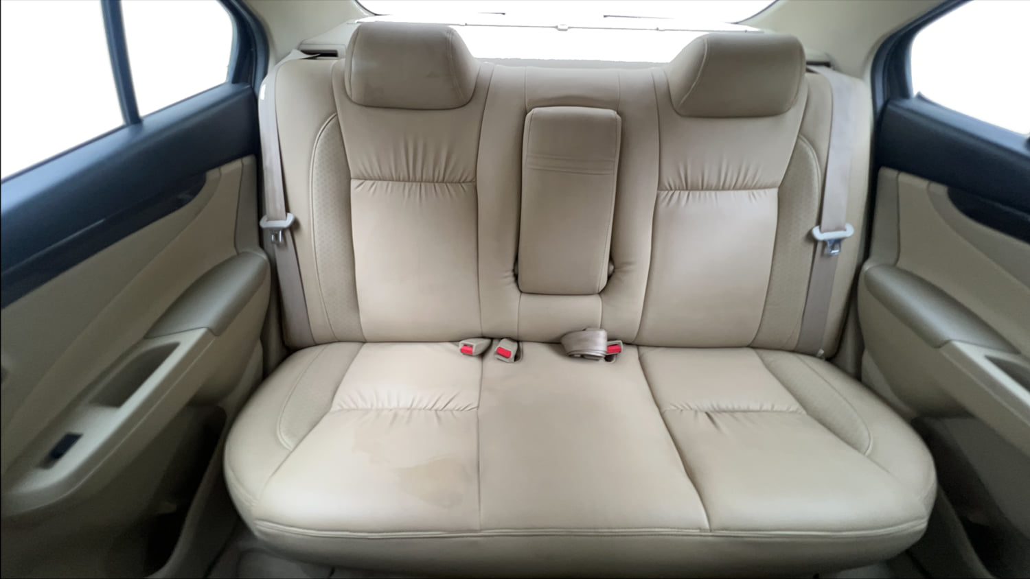 Used 2016 Maruti Suzuki Ciaz ZXi Petrol Manual interior REAR SEAT CONDITION VIEW