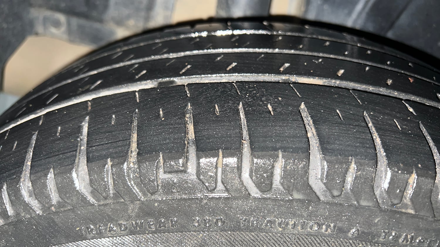 Used 2022 Maruti Suzuki XL6 Zeta MT Petrol Petrol Manual tyres RIGHT REAR TYRE TREAD VIEW