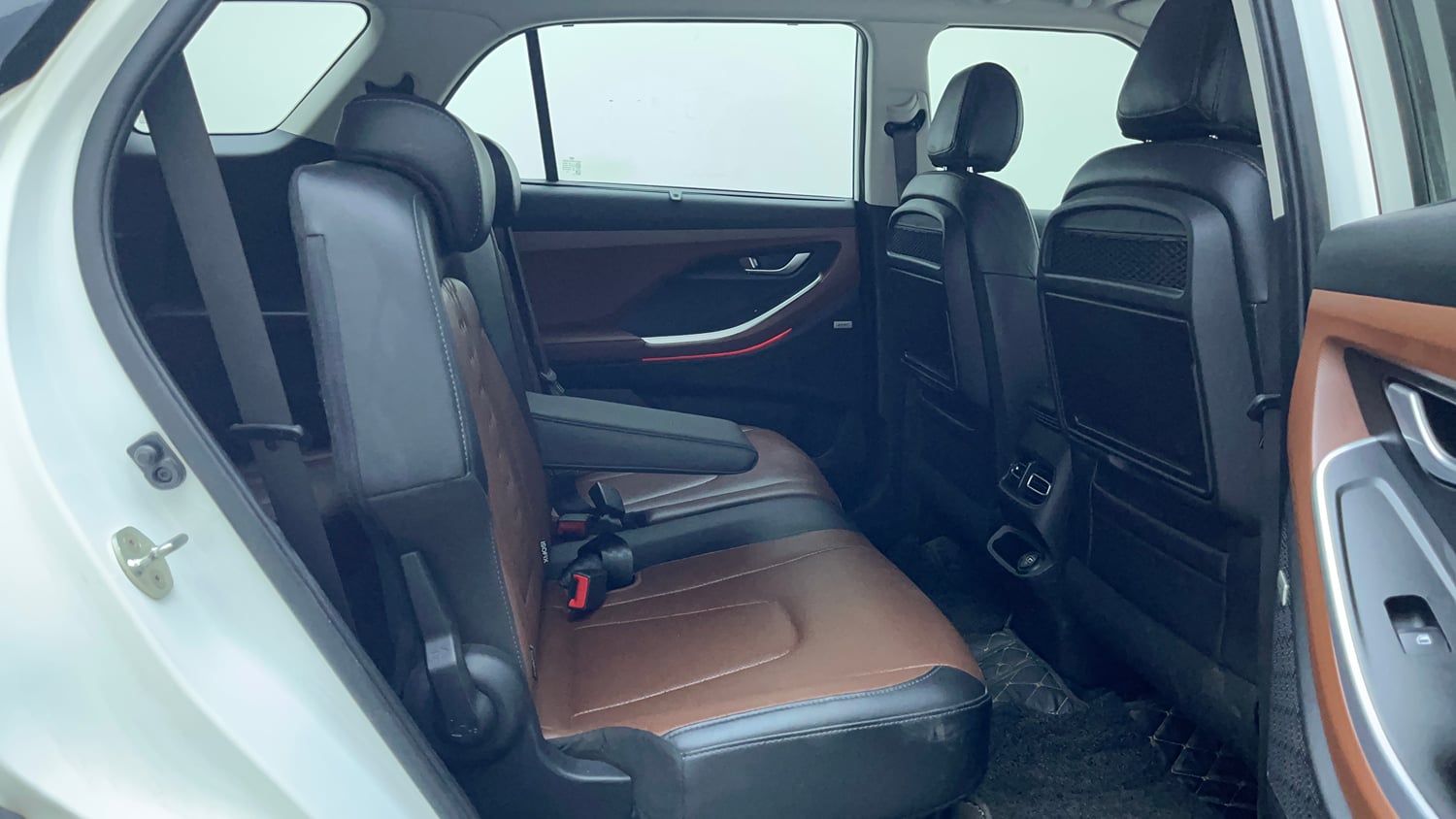 Used 2022 Hyundai Alcazar Platinum (O) 7 Seater 1.5 Diesel AT Diesel Automatic interior RIGHT SIDE REAR DOOR CABIN VIEW