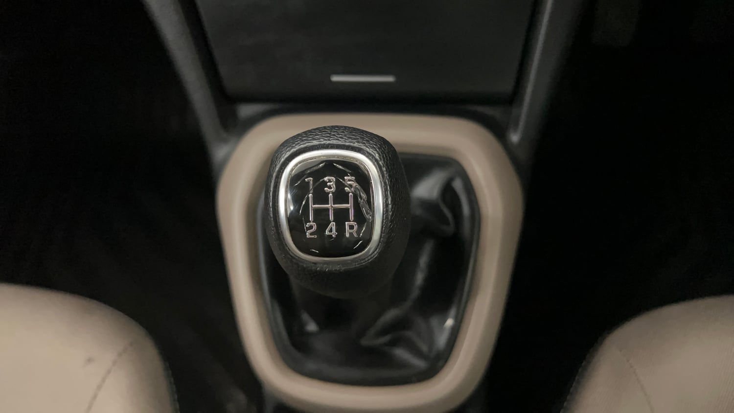 Used 2016 Hyundai Xcent SX 1.2 Petrol Manual interior GEAR  KNOB VIEW