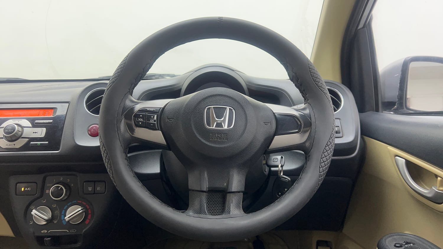 Used 2015 Honda Amaze 1.2 VX AT i-VTEC Petrol Automatic interior STEERING VIEW