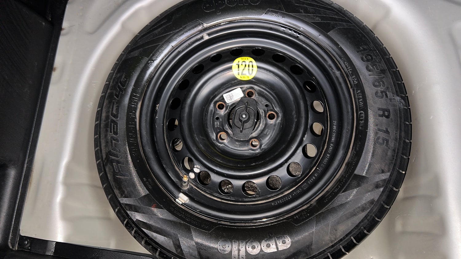 Used 2019 null Petrol Automatic tyres SPARE TYRE VIEW