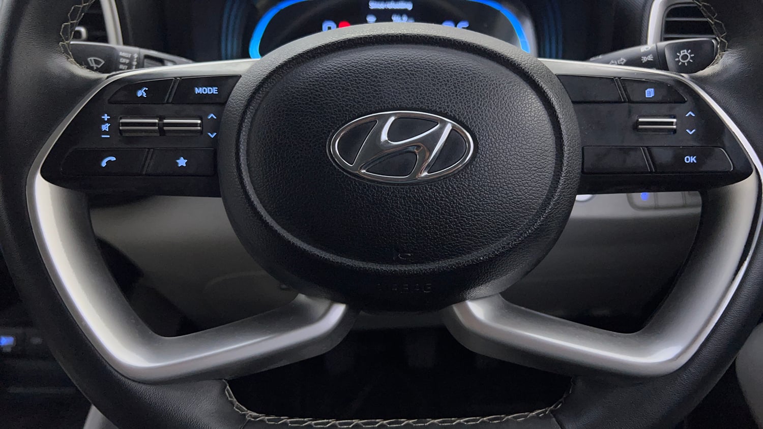 Used 2022 Hyundai Venue SX 1.2 Petrol Petrol Manual top_features Airbags
