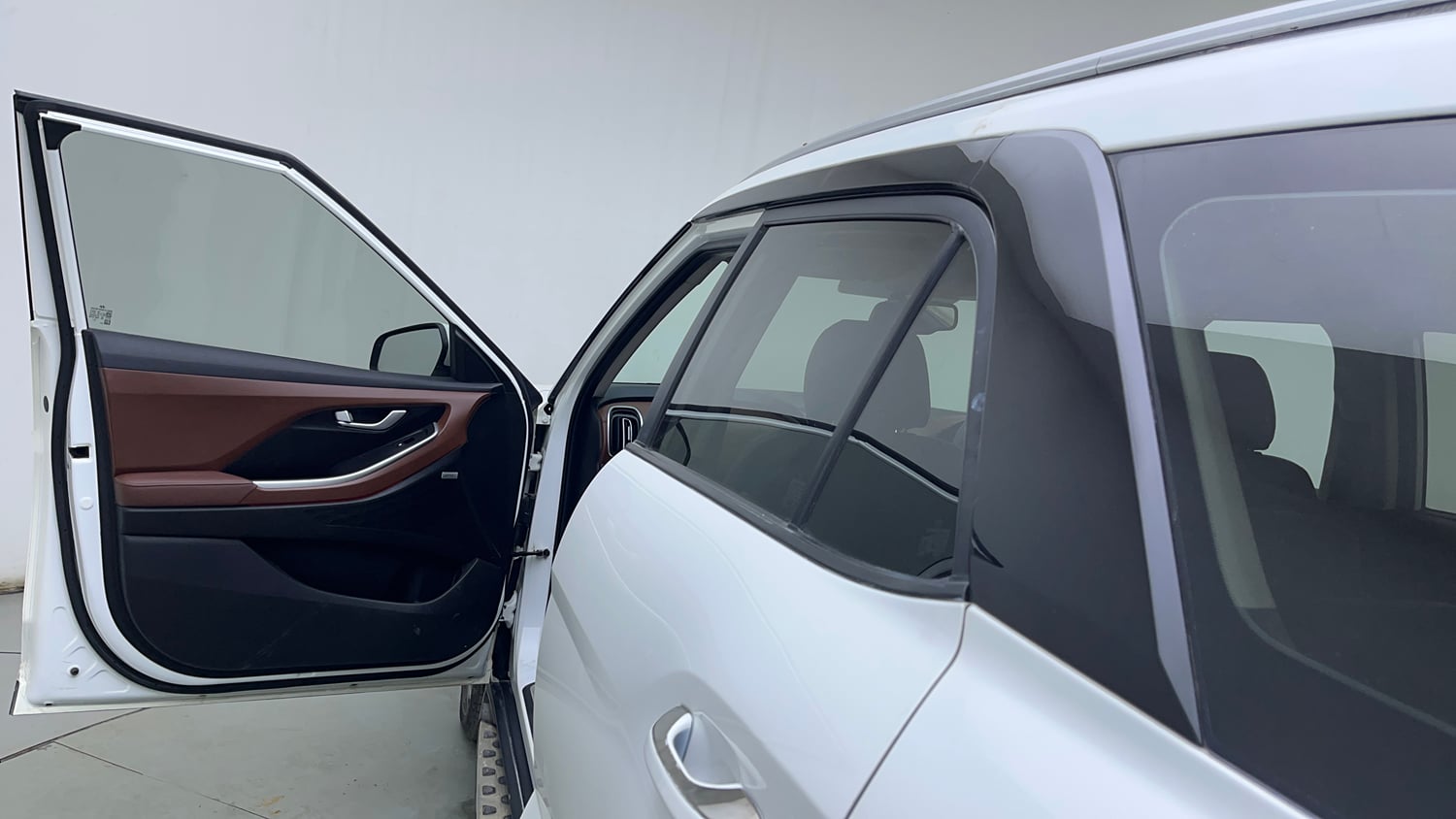 Used 2022 Hyundai Alcazar Platinum (O) 7 Seater 1.5 Diesel AT Diesel Automatic interior LEFT FRONT DOOR OPEN VIEW