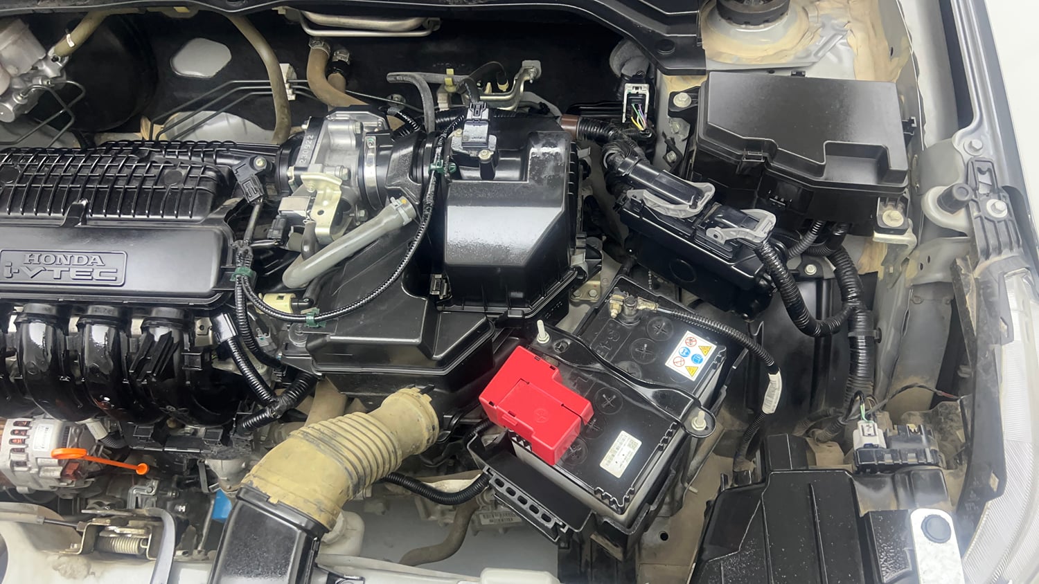 Used 2023 Honda Amaze VX 1.2 Petrol CVT Petrol Automatic engine ENGINE LEFT SIDE VIEW