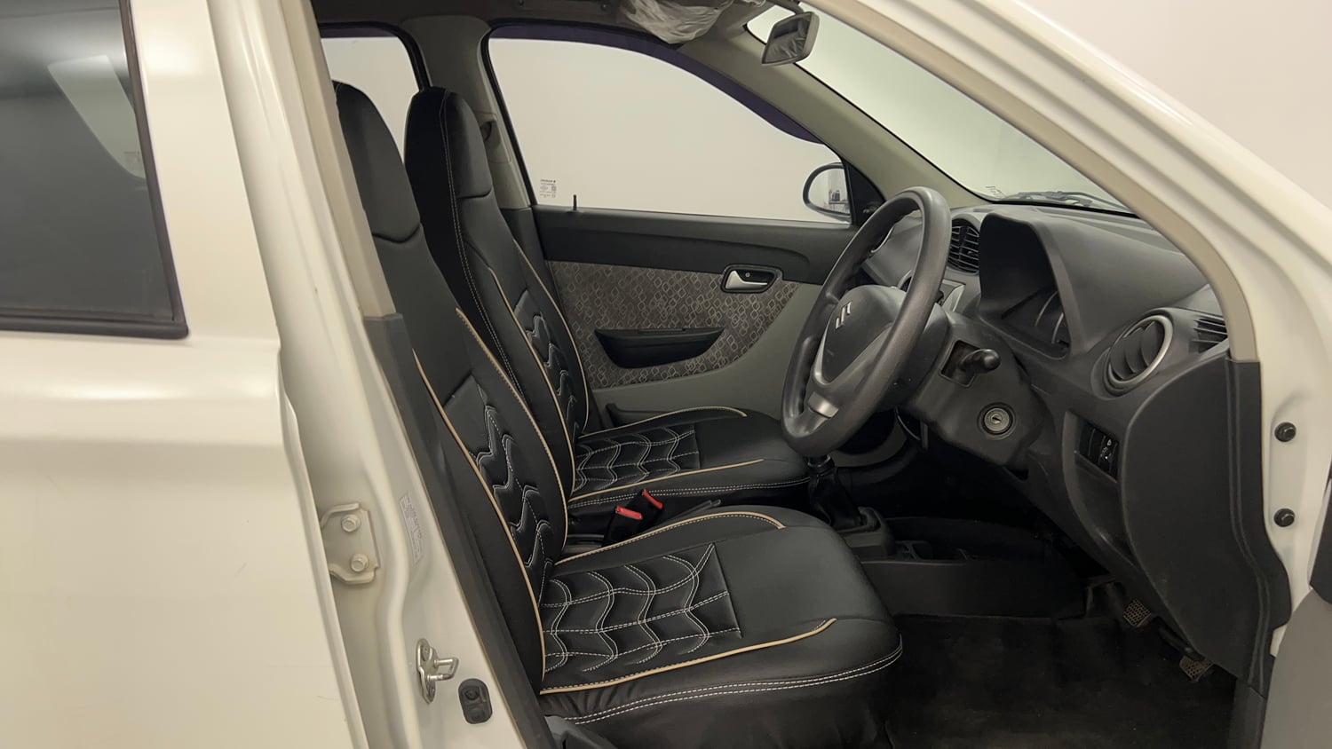 Used 2018 Maruti Suzuki Alto 800 LXi (O) Petrol Manual interior RIGHT SIDE FRONT DOOR CABIN VIEW